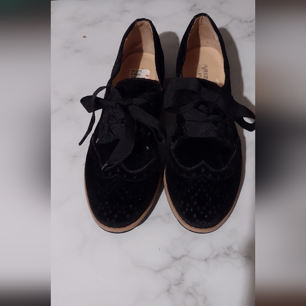Arizona shoes for women size 5